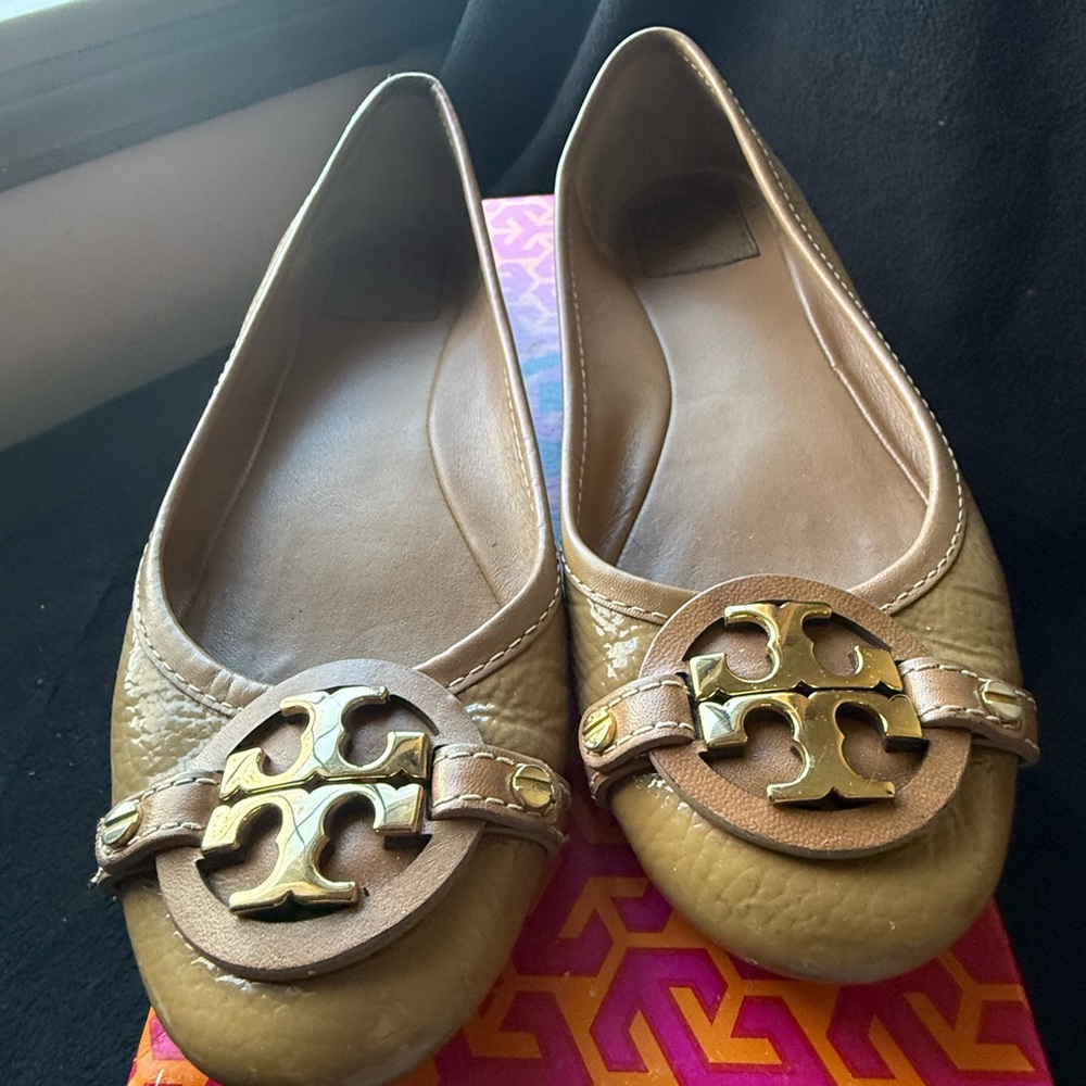 Tory Burch Tan Leather Flats with Gold Logo
